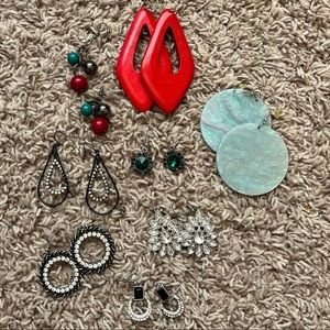 Lot of 8 paparazzi earrings